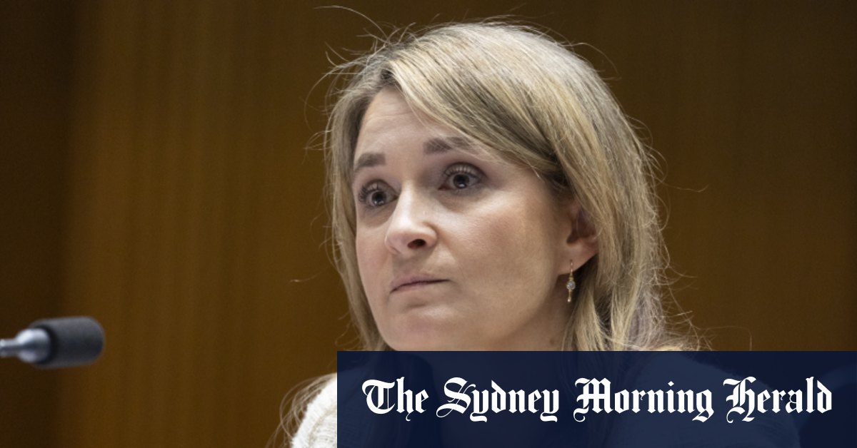 Optus scrambles to recruit outside help