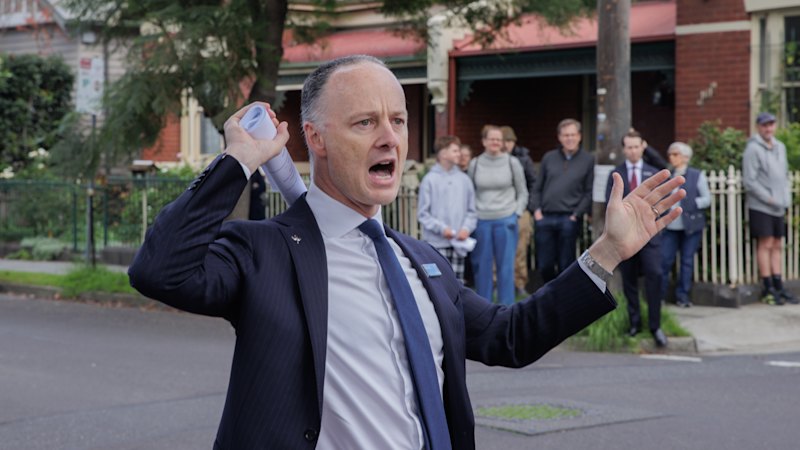 Young family pay $2,225,000 for inner-east Victorian house