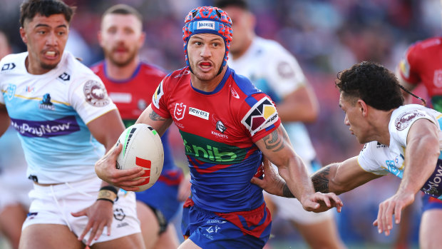 Ponga pulls the strings as Knights bounce back to thump Titans