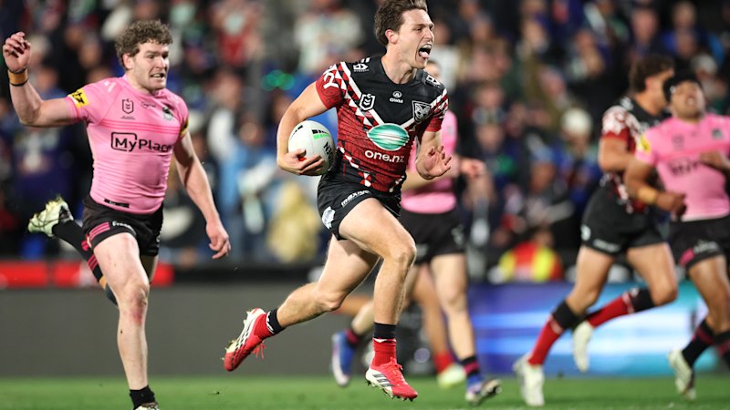 NRL LIVE updates: Warriors open up big lead over Penrith after Alamoti sin-binned