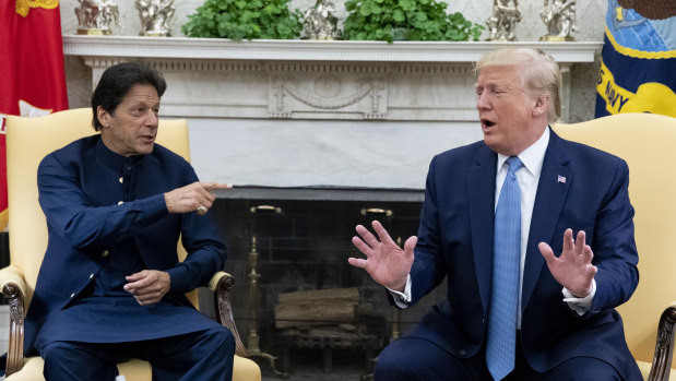 US President Donald Trump told Pakistani PM Imran Khan, left, he can solve the Kashmir conflict and the war in Afghanistan "in 10 days".