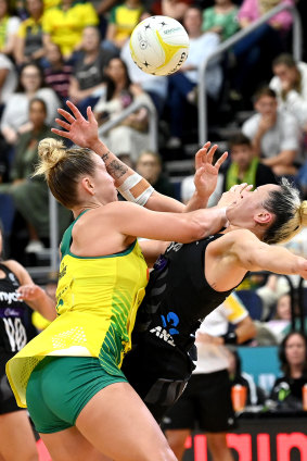 The Silver Ferns led for the first two quarters but the Diamonds fought back to bury their opponents on the Gold Coast.
