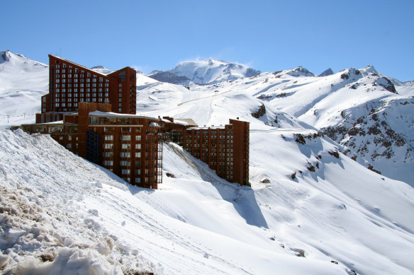 Valle Nevado is chic, relaxed and sporty… Just like the resorts of the French Alps. 