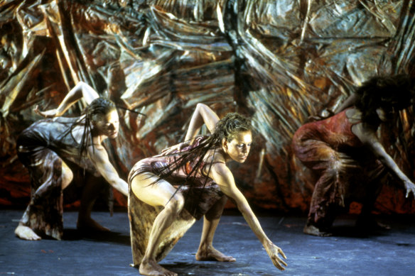 Peta Strachan, Frances Rings and Elma Kris in Bangarra Dance Theatre’s Skin, in the Drama Theatre, 2000.
