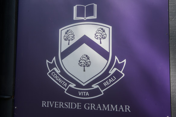 The Riverside Grammar School logo. 