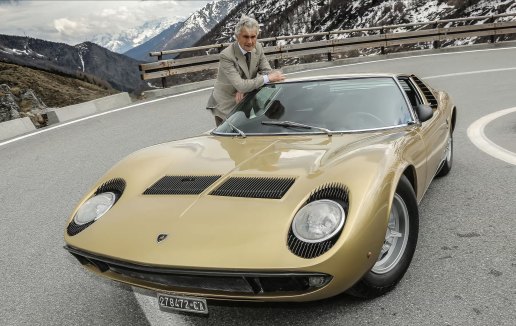 Marcello Gandini and one of his works, the Lamborghini Miura, regarded by many as the most beautiful car ever made.