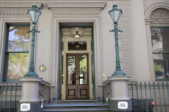 The entrance to the Melbourne Club.