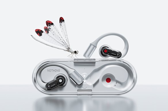 Nothing of the open ear seems odd but sounds good.
