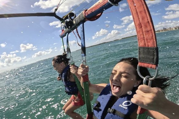 Karly Fisher and Bri Auty fly high in Florida on Travel Guides.