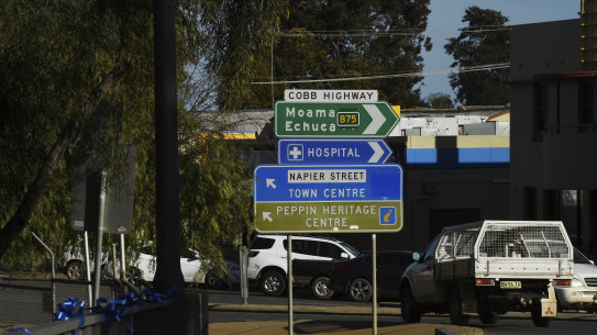Doctors have threatened to resign en masse from Denilliquin Hospital. 