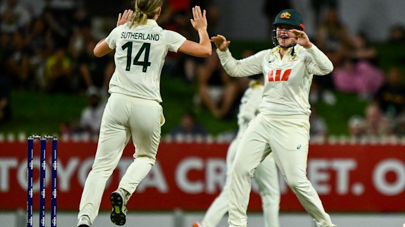 Perry cements her greatness as Australia takes control of pink ball clash