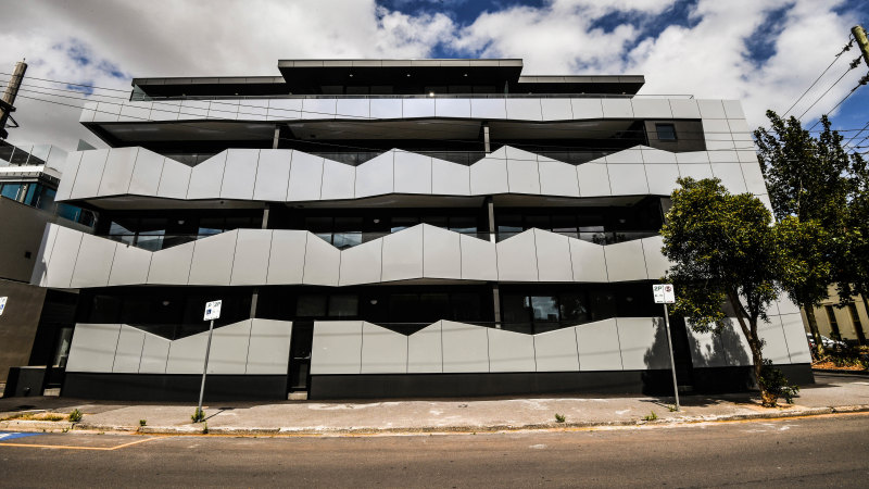 360 Degrees Overview Building Surveyor Suspended Over Flammable Cladding On Apartments
