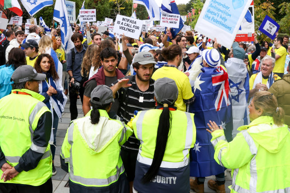 Tensions rise at Sydney University amid duelling protests