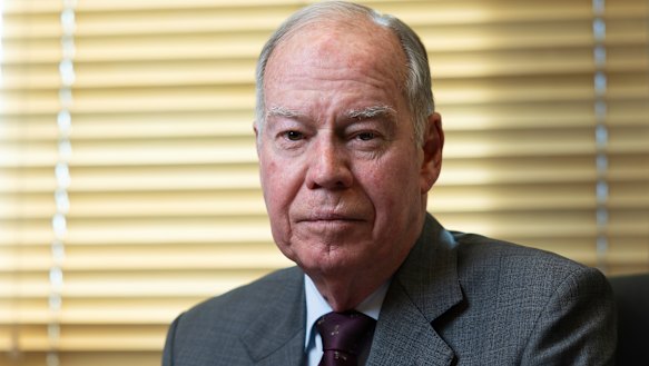 Long-serving MP Russell Broadbent will move to the crossbench.