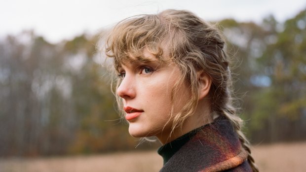 Taylor Swift surprised the world with the release of her evermore album, a project she has referenced as “folklore’s sister record”. 