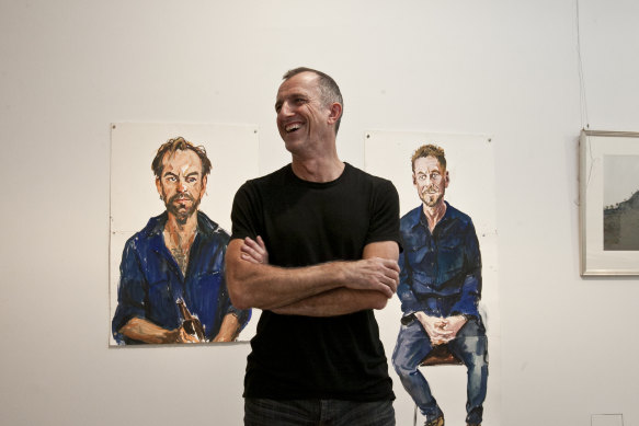 Nicholas Harding in 2014 during the mounting of his portraits of Richard Roxburgh and Hugo Weaving for an exhibition at the Olsen Irwin Gallery.