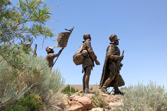 La Jornada in bronze: Don Juan de Onate leads a group of Spanish settlers from Mexico in New Mexico.