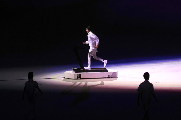 The protagonist of the ceremony, the lone athlete. 