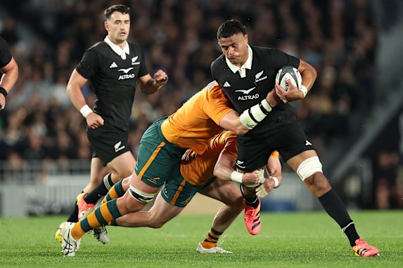 Tupou Vaa’i in action for the All Blacks.