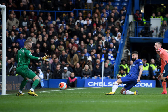 Olivier Giroud scores for Chelsea against Everton at Stamford Bridge on Sunday.