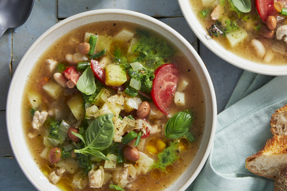 RecipeTin Eats’ soupe de volaille Provencale.