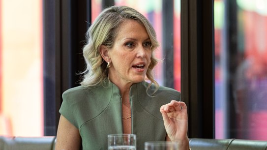 Jennifer Robinson en el restaurante Farmer's Daughters de Melbourne.