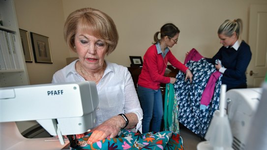 Sewer Carole McCooke is helping two Bendigo GPs in their efforts to quickly produce hundreds of protective gowns.