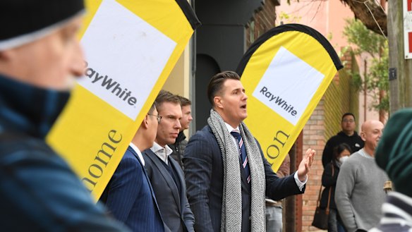 Buyers’ agents say it is unnecessary for buyers to bid against themselves in a declining market, especially if they are a sole bidder at auction.