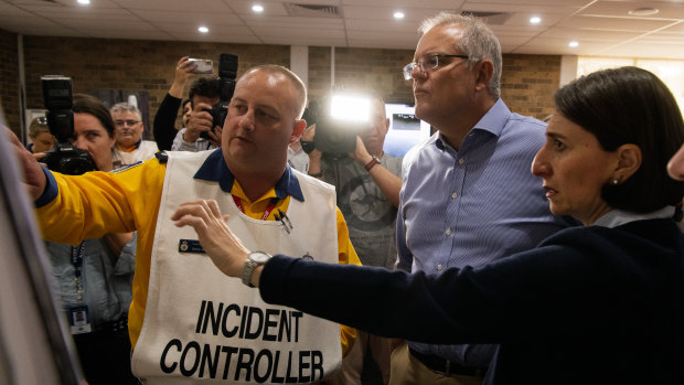 Prime Minister Scott Morrison and NSW Premier Gladys Berejiklian received a briefing at the Wollondilly Emergency Control Centre on Sunday.