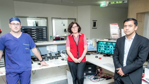 David Brewster, ICU nurse manager Helen Thompson and ICU director Associate Professor Vineet Sarode.