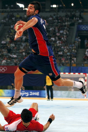 Nikola Karabatic in action for France against Iceland in Beijing 2008.