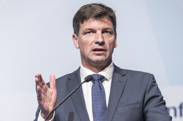 Federal Energy Minister Angus Taylor says he wants a 'collaborative' approach to resolving the country's grid woes, signalling a preference for bilateral deals of a national one.
