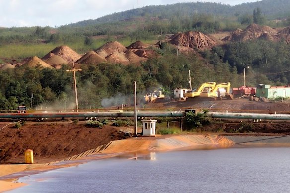 La miniera Moa Nickel a Cuba, una joint venture tra la canadese Sherritt International e un'impresa statale.