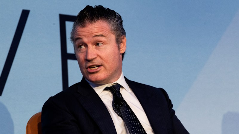 Hedge fund talent war exposes Australian sharemarket's fading dynamism