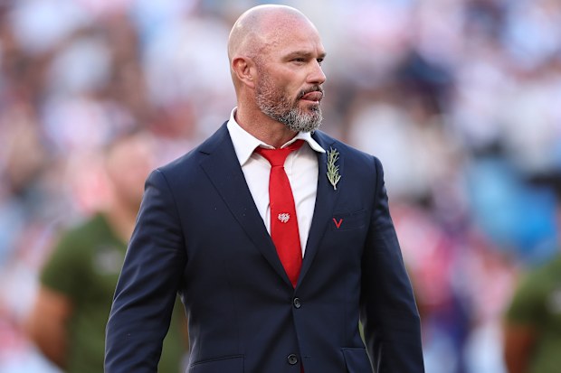 Dean Young, Dragons'ın geçici baş antrenörü olarak ikinci döneminde.