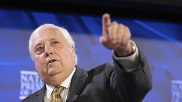 Clive Palmer sues for $300 billion in damages from Commonwealth