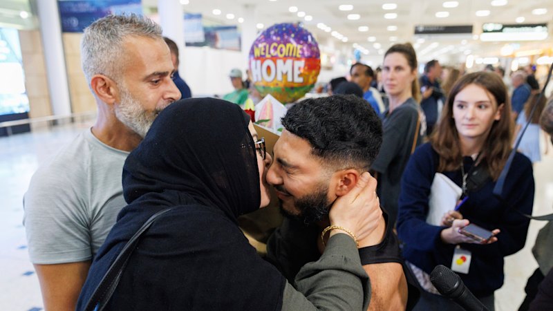 Stranded Australians arrive home after ‘traumatic’ waiting game in Middle East war zone