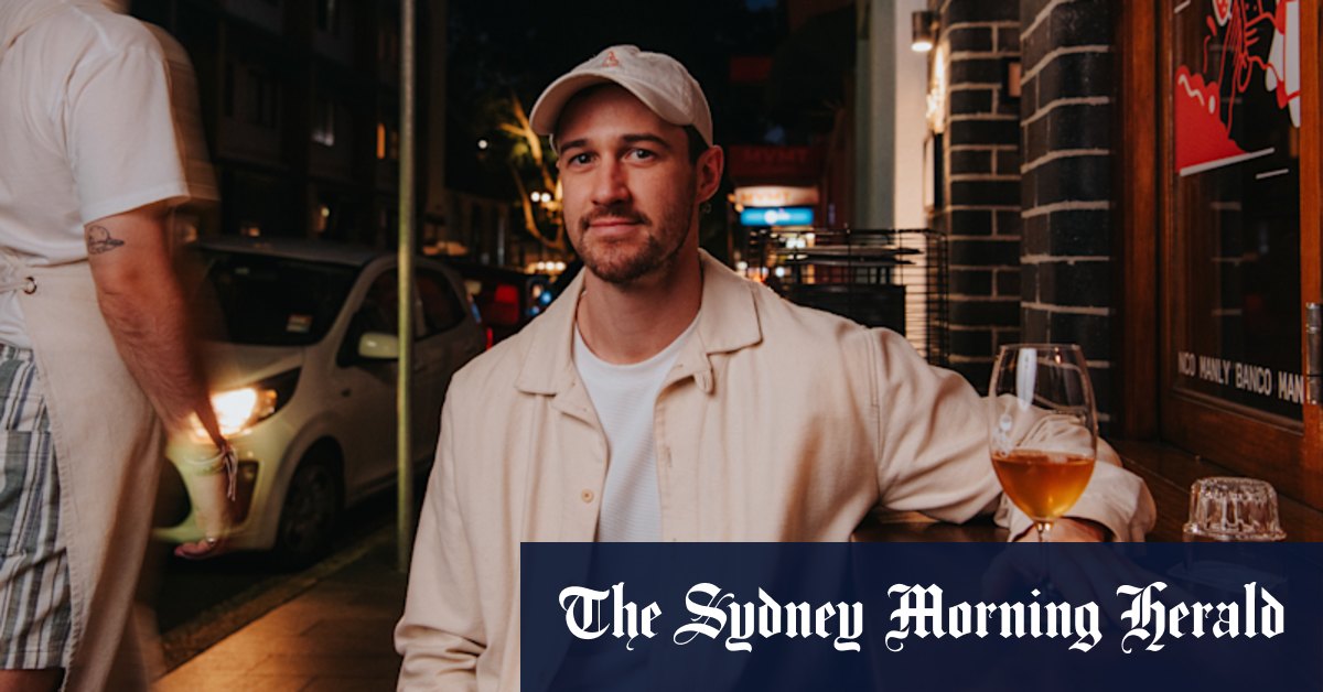 Manly’s bars and restaurants want late-night trading, but police have concerns