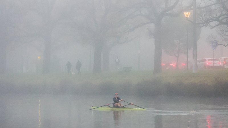 Fog to blanket Melbourne until lunchtime after coldest day of the year