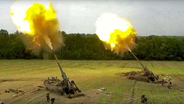 Russian Malka artillery systems fire from an undisclosed location in Ukraine. 