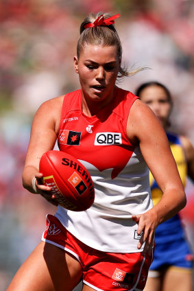 Ally Morphett on the run for the Swans in the win over West Coast.