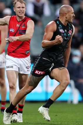 Sam Powell-Pepper kicks a major for Port Adelaide.