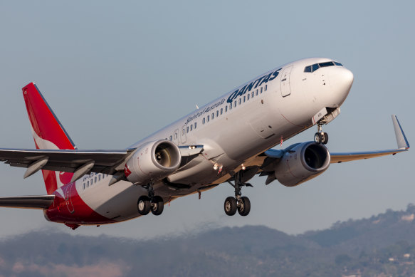 A Qantas Boeing 737 leaving Adelaide Airport.