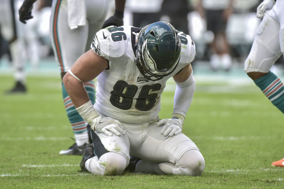Philadelphia's Zach Ertz reacts after dropping a pass in the third quarter against the Miami Dolphins. 