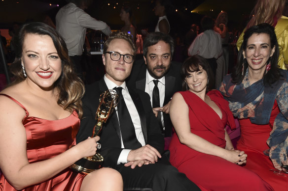 Adam Schlesinger (centre) alongside (from left) Kathryn Burns, Jack Dolgen, Rachel Bloom and Aline Brosch McKenna at the Emmy Awards in 2019.