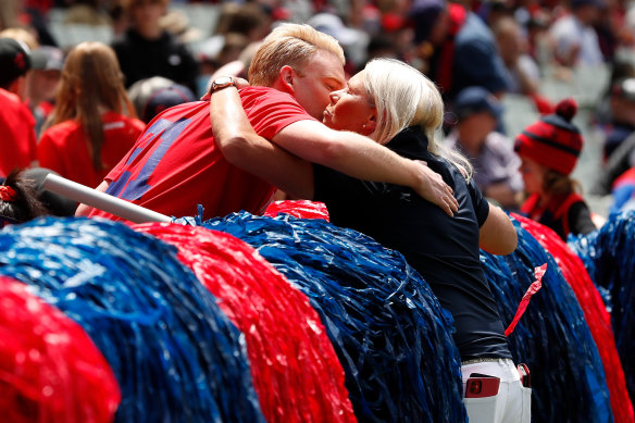 AFL 2022: Hawthorn, Collingwood, Essendon elections create debate
