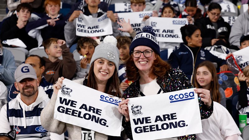 AFL LIVE: Geelong Cats, Gold Coast Suns battle it 
