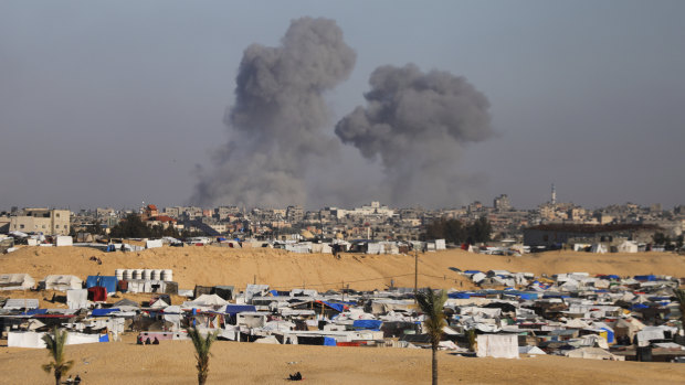 Israeli forces take control of Gaza side of Rafah crossing