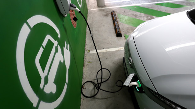 Motor industry pushes back against federal government’s electric vehicle plans