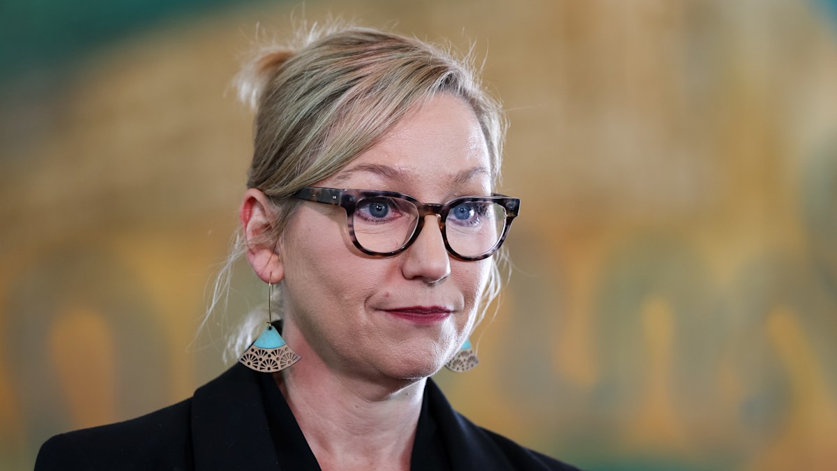 Der Vorsitzende der Grünen wird in wenigen Tagen nach Larissa Waters' ...